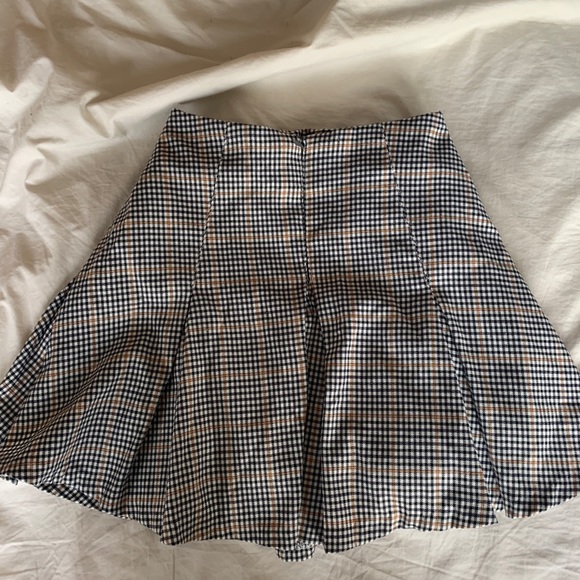 Plaid pleated mini skirt - Picture 2 of 3